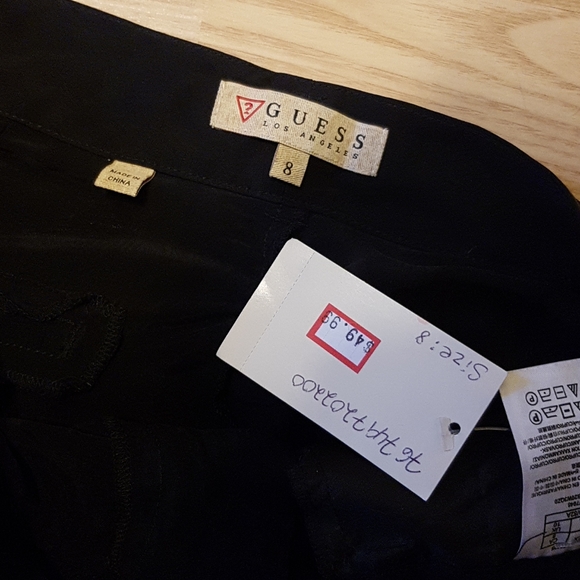 Lightweight guess capris - Picture 2 of 4